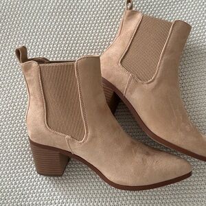 Dream Paris ankle booties